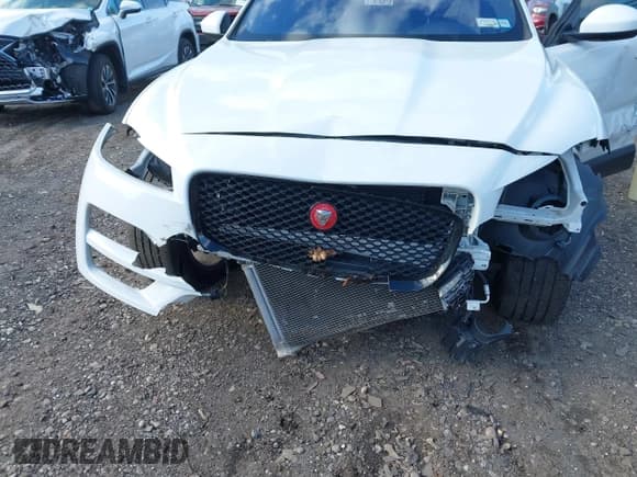 ✅ 2020 Jaguar F-Pace 25t Premium • VIN: SADCJ2FX3LA645447 • Lot: 41228606. Listed on IAAI with 28,273 mi. Free auction sales archive from the USA and detailed vehicle history report at DreamBid. Image 6.