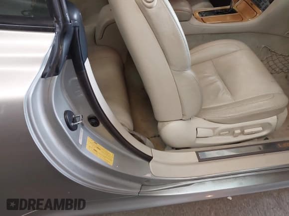 ✅ 2004 Lexus SC 430 • VIN: JTHFN48Y740051061 • Lot: 43307107. Listed on IAAI with 148,224 mi. Free auction sales archive from the USA and detailed vehicle history report at DreamBid. Image 8.