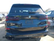 ✅ 2024 BMW X5 xDrive40i • VIN: 5UX23EU03R9U30989 • Lot: 43474605. Wystawiony na IAAI z przebiegiem 27 127 mil. Bezpłatny archiwum sprzedaży aukcyjnych z USA i szczegółowy raport historii pojazdu na DreamBid. Zdjęcie 16.