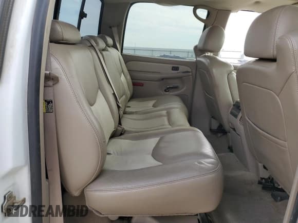 ✅ 2005 GMC Sierra Denali • VIN: 2GTEK63N151303648 • Лот: 78103714. Опубликован ранее на Copart с пробегом 136 807 миль. Бесплатный доступ к архиву аукционных продаж из США и подробный отчёт об истории автомобиля на DreamBid. Изображение 11.