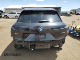 ✅ 2023 BMW iX xDrive50 • VIN: WB523CF03PCM09655 • Lot: 52922124. Wystawiony na Copart z przebiegiem 3 159 mil. Bezpłatny archiwum sprzedaży aukcyjnych z USA i szczegółowy raport historii pojazdu na DreamBid. Zdjęcie 6.