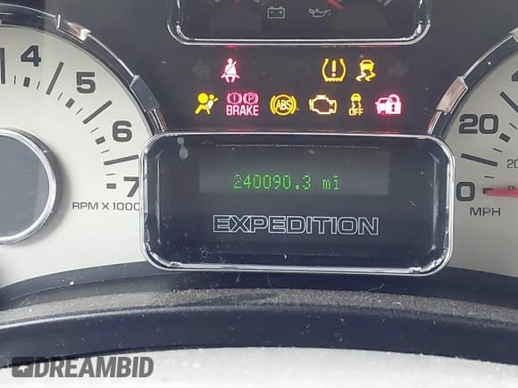 ✅ 2012 Ford Expedition Max King Ranch • VIN: 1FMJK1H59CEF11617 • Lot: 40992807. Wystawiony na IAAI z przebiegiem 240 090 mil. Bezpłatny archiwum sprzedaży aukcyjnych z USA i szczegółowy raport historii pojazdu na DreamBid. Zdjęcie 16.