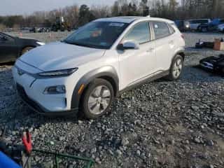 ✅ 2021 Hyundai Kona Limited • VIN: KM8K33AG3MU131415 • Lot: 44672703. Listed on Copart with 10,650 mi miles. Access the free auction sales archive from the USA and view a detailed vehicle history report at DreamBid. Image 1.