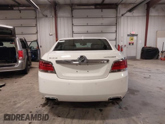 ✅ 2013 Buick LaCrosse Leather • VIN: 1G4GC5E37DF120348 • Lot: 43784431. Wystawiony na IAAI z przebiegiem 99 216 mil. Bezpłatny archiwum sprzedaży aukcyjnych z USA i szczegółowy raport historii pojazdu na DreamBid. Zdjęcie 16.