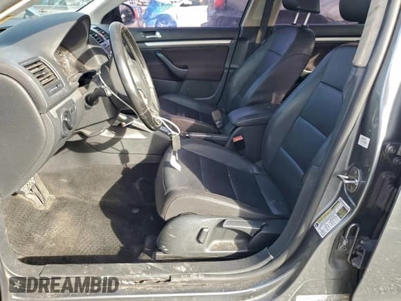 ✅ 2010 Volkswagen Jetta SE • VIN: 3VWRZ7AJ2AM127406 • Lot: 96116975. Listed on Copart with 153,298 mi. Free auction sales archive from the USA and detailed vehicle history report at DreamBid. Image 7.