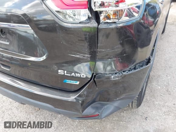 ✅ 2014 Nissan Rogue SL • VIN: 5N1AT2MV3EC827537 • Lot: 43645643. Listed on IAAI with 143,886 mi. Free auction sales archive from the USA and detailed vehicle history report at DreamBid. Image 6.