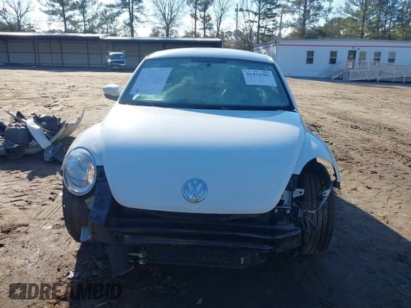 ✅ 2015 Volkswagen Beetle Fleet Edition • VIN: 3VWF17AT3FM602984 • Lot: 41432981. Listed on IAAI with 111,000 mi. Free auction sales archive from the USA and detailed vehicle history report at DreamBid. Image 13.