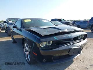 ✅ 2015 Dodge Challenger SXT Plus • VIN: 2C3CDZBG0FH705759 • Lot: 43015303. Wystawiony na IAAI z przebiegiem 86 486 mil. Bezpłatny archiwum sprzedaży aukcyjnych z USA i szczegółowy raport historii pojazdu na DreamBid. Zdjęcie 1.