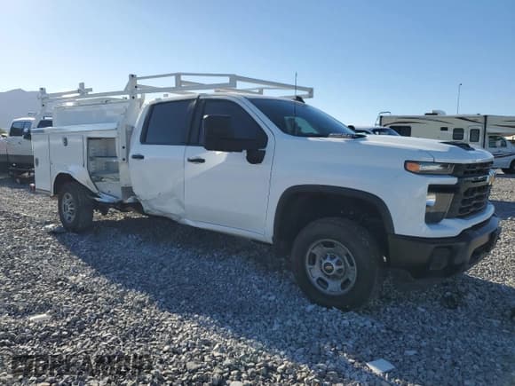 ✅ 2024 Chevrolet Silverado 2500HD Work Truck • VIN: 1GC1WLE77RF186186 • Lot: 93543815. Wystawiony na Copart z przebiegiem 38 077 mil. Bezpłatny archiwum sprzedaży aukcyjnych z USA i szczegółowy raport historii pojazdu na DreamBid. Zdjęcie 4.