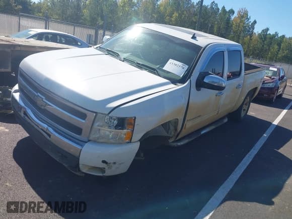 ✅ 2011 Chevrolet Silverado 1500 LTZ • VIN: 3GCPKTE33BG352680 • Lot: 43382370. Listed on IAAI with 196,852 mi. Free auction sales archive from the USA and detailed vehicle history report at DreamBid. Image 2.