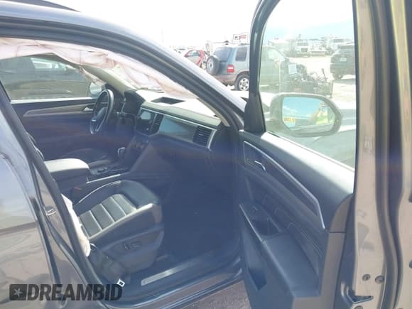 ✅ 2021 Volkswagen Atlas SEL Premium • VIN: 1V2TR2CA9MC527086 • Lot: 43239285. Listed on IAAI with 50,843 mi. Free auction sales archive from the USA and detailed vehicle history report at DreamBid. Image 5.