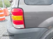 ✅ 2006 Ford Escape XLT • VIN: 1FMYU93196KA96476 • Lot: 42205362. Listed on IAAI with 272,296 mi. Free auction sales archive from the USA and detailed vehicle history report at DreamBid. Image 12.