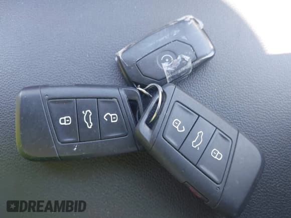 ✅ 2018 Volkswagen Atlas SE • VIN: 1V2KR2CA9JC554327 • Lot: 42766225. Wystawiony na IAAI z przebiegiem 157 749 mil. Bezpłatny archiwum sprzedaży aukcyjnych z USA i szczegółowy raport historii pojazdu na DreamBid. Zdjęcie 11.