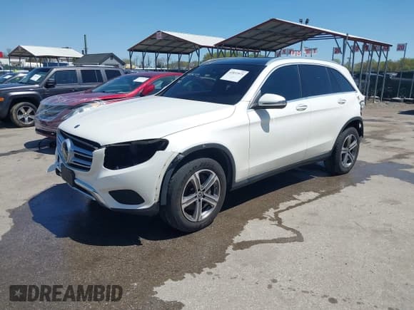 ✅ 2019 Mercedes-Benz GLC 300 • VIN: WDC0G4KB7KF642680 • Lot: 42032973. Wystawiony na IAAI z przebiegiem 137 539 mil. Bezpłatny archiwum sprzedaży aukcyjnych z USA i szczegółowy raport historii pojazdu na DreamBid. Zdjęcie 22.