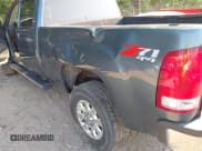 ✅ 2011 GMC Sierra 2500HD SLE • VIN: 1GT120C84BF148426 • Лот: 42463709. Опубликован ранее на IAAI с пробегом 120 380 миль. Бесплатный доступ к архиву аукционных продаж из США и подробный отчёт об истории автомобиля на DreamBid. Изображение 18.