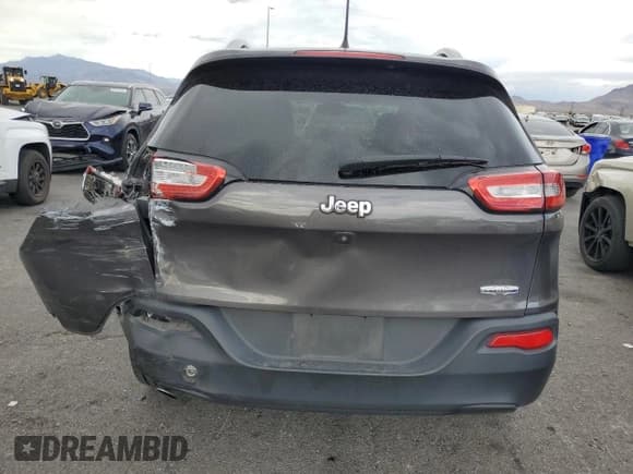 ✅ 2017 Jeep Cherokee Latitude • VIN: 1C4PJLCB4HD240604 • Lot: 86181755. Wystawiony na Copart z przebiegiem 136 832 mil. Bezpłatny archiwum sprzedaży aukcyjnych z USA i szczegółowy raport historii pojazdu na DreamBid. Zdjęcie 6.