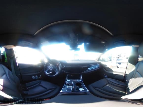 ✅ 2020 Audi Q7 Premium Plus • VIN: WA1LXAF72LD011124 • Лот: 43460808. Опубликован ранее на IAAI с пробегом 57 977 миль. Бесплатный доступ к архиву аукционных продаж из США и подробный отчёт об истории автомобиля на DreamBid. Изображение 18.