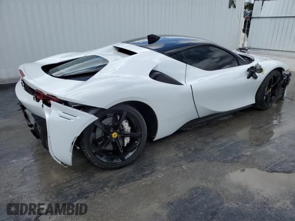 ✅ 2021 Ferrari SF90 • VIN: ZFF95NLA3M0257803 • Lot: 52259965. Wystawiony na Copart z przebiegiem 7 108 mil. Bezpłatny archiwum sprzedaży aukcyjnych z USA i szczegółowy raport historii pojazdu na DreamBid. Zdjęcie 3.