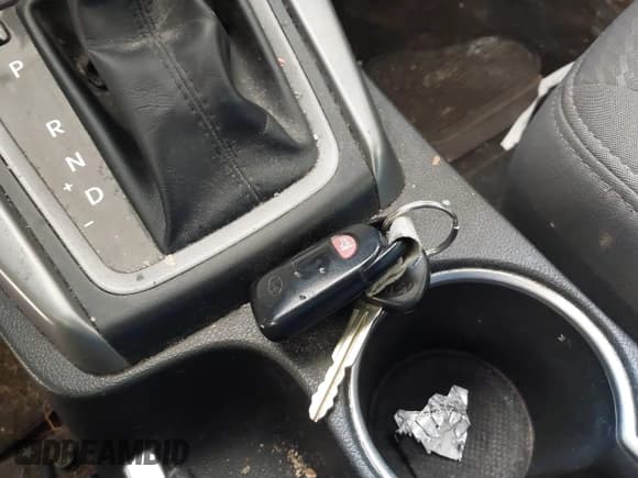 ✅ 2015 Hyundai Elantra SE • VIN: 5NPDH4AE6FH643976 • Lot: 42038030. Listed on IAAI with 150,957 mi. Free auction sales archive from the USA and detailed vehicle history report at DreamBid. Image 11.