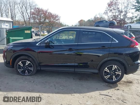 ✅ 2024 Mitsubishi Eclipse Cross SE • VIN: JA4ATWAA0RZ028714 • Lot: 43534939. Wystawiony na IAAI z przebiegiem 5 525 mil. Bezpłatny archiwum sprzedaży aukcyjnych z USA i szczegółowy raport historii pojazdu na DreamBid. Zdjęcie 14.