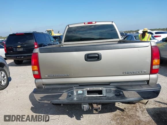 ✅ 2002 Chevrolet Silverado 2500HD LS • VIN: 1GCHK23U22F147301 • Lot: 43522784. Wystawiony na IAAI z przebiegiem 161 198 mil. Bezpłatny archiwum sprzedaży aukcyjnych z USA i szczegółowy raport historii pojazdu na DreamBid. Zdjęcie 16.