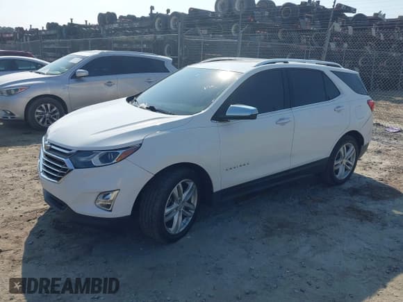 ✅ 2020 Chevrolet Equinox Premier • VIN: 3GNAXPEX8LS655557 • Lot: 43245837. Wystawiony na IAAI z przebiegiem 61 609 mil. Bezpłatny archiwum sprzedaży aukcyjnych z USA i szczegółowy raport historii pojazdu na DreamBid. Zdjęcie 17.
