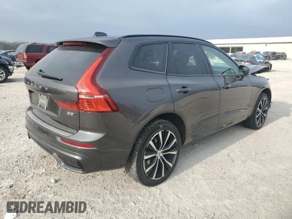 ✅ 2024 Volvo XC60 Plus Dark Theme • VIN: YV4L12RL8R1836422 • Лот: 93724035. Опубликован ранее на Copart с пробегом 40 871 миль. Бесплатный доступ к архиву аукционных продаж из США и подробный отчёт об истории автомобиля на DreamBid. Изображение 3.