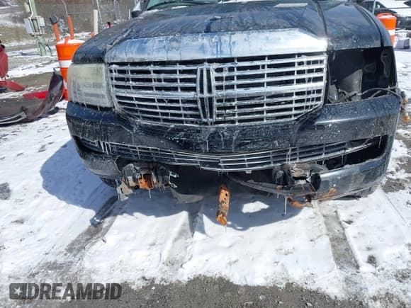 ✅ 2007 Lincoln Navigator • VIN: 5LMFU285X7LJ09190 • Lot: 41611256. Listed on IAAI with 185,879 mi. Free auction sales archive from the USA and detailed vehicle history report at DreamBid. Image 6.