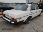 ✅ 1975 Mercedes-Benz 200 • VIN: 11501712026386 • Лот: 44390142. Опубликован ранее на Copart с пробегом 76 189 миль. Бесплатный доступ к архиву аукционных продаж из США и подробный отчёт об истории автомобиля на DreamBid. Изображение 4.