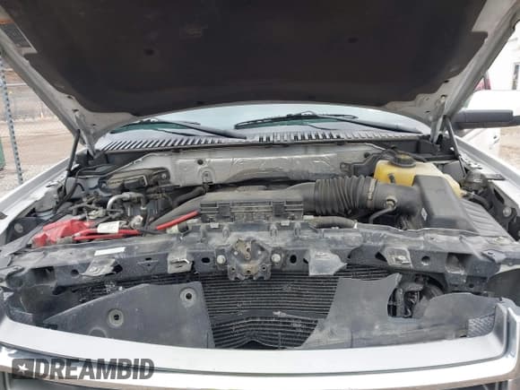 ✅ 2015 Ford Expedition Limited • VIN: 1FMJU2AT3FEF14056 • Lot: 41700795. Wystawiony na IAAI z przebiegiem 131 667 mil. Bezpłatny archiwum sprzedaży aukcyjnych z USA i szczegółowy raport historii pojazdu na DreamBid. Zdjęcie 10.