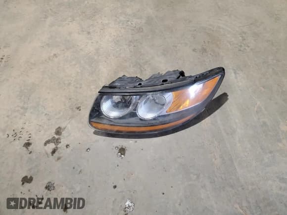 ✅ 2009 Hyundai Santa Fe GL • VIN: 5NMSG73E09H255832 • Lot: 71076294. Listed on Copart with 169,849 mi. Free auction sales archive from the USA and detailed vehicle history report at DreamBid. Image 13.