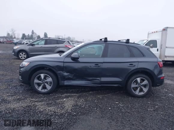 ✅ 2024 Audi Q5 • VIN: WA1BBBFY3R2016037 • Lot: 41079360. Wystawiony na IAAI z przebiegiem 10 182 mil. Bezpłatny archiwum sprzedaży aukcyjnych z USA i szczegółowy raport historii pojazdu na DreamBid. Zdjęcie 14.