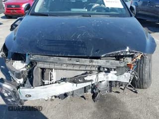 ✅ 2022 Hyundai Ioniq Limited • VIN: KMHCX5LD7NU273579 • Lot: 41611327. Wystawiony na IAAI z przebiegiem 38 630 mil. Bezpłatny archiwum sprzedaży aukcyjnych z USA i szczegółowy raport historii pojazdu na DreamBid. Zdjęcie 6.