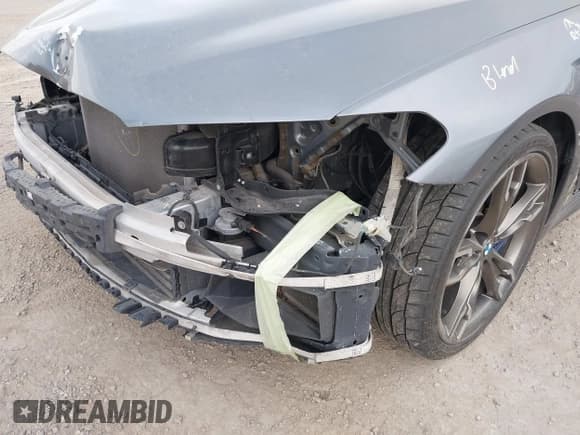 ✅ 2018 BMW 5 Series M550i xDrive • VIN: WBAJB9C55JB035694 • Lot: 42122730. Listed on IAAI with 61,561 mi. Free auction sales archive from the USA and detailed vehicle history report at DreamBid. Image 18.