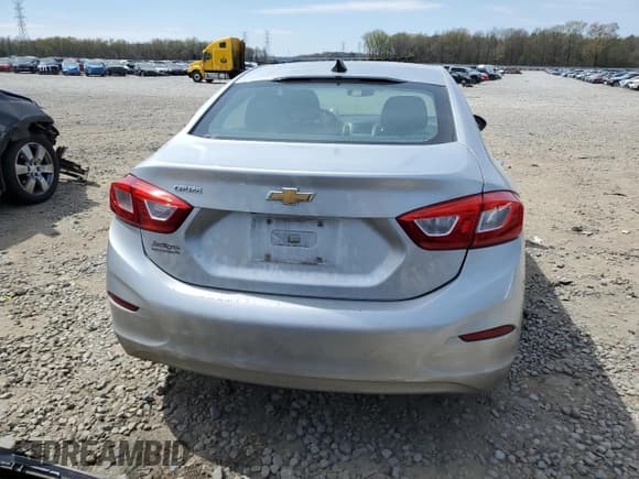 ✅ 2017 Chevrolet Cruze LS • VIN: 1G1BC5SM5H7165583 • Lot: 46717483. Listed on Copart with 152,247 mi. Free auction sales archive from the USA and detailed vehicle history report at DreamBid. Image 6.