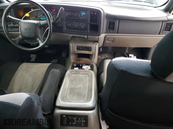 ✅ 2000 Chevrolet Suburban LS • VIN: 3GNFK16T5YG123884 • Лот: 67446805. Опубликован ранее на Copart с пробегом 293 903 миль. Бесплатный доступ к архиву аукционных продаж из США и подробный отчёт об истории автомобиля на DreamBid. Изображение 8.