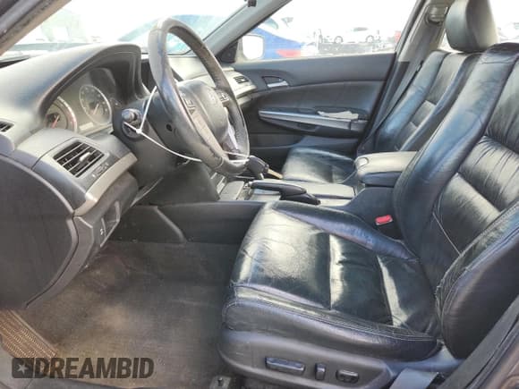 ✅ 2008 Honda Accord EX-L • VIN: 1HGCP36838A000685 • Lot: 84706405. Wystawiony na Copart z przebiegiem 244 224 mil. Bezpłatny archiwum sprzedaży aukcyjnych z USA i szczegółowy raport historii pojazdu na DreamBid. Zdjęcie 7.