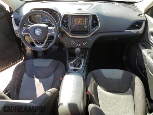 ✅ 2016 Jeep Cherokee Sport • VIN: 1C4PJLAB8GW200693 • Lot: 92568545. Listed on Copart with 122,867 mi. Free auction sales archive from the USA and detailed vehicle history report at DreamBid. Image 8.