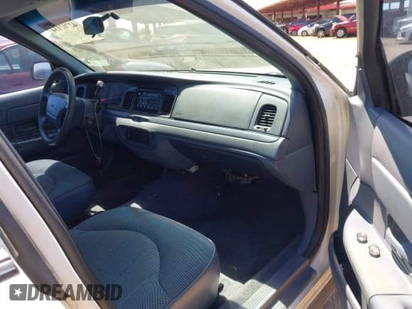 ✅ 1997 Ford Crown Victoria Police • VIN: 2FALP71WXVX188965 • Лот: 42702134. Опубликован ранее на IAAI с пробегом 322 848 миль. Бесплатный доступ к архиву аукционных продаж из США и подробный отчёт об истории автомобиля на DreamBid. Изображение 5.