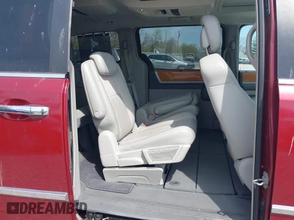 ✅ 2010 Chrysler Town & Country Limited • VIN: 2A4RR7DX2AR358067 • Lot: 42065257. Wystawiony na IAAI z przebiegiem 188 290 mil. Bezpłatny archiwum sprzedaży aukcyjnych z USA i szczegółowy raport historii pojazdu na DreamBid. Zdjęcie 8.