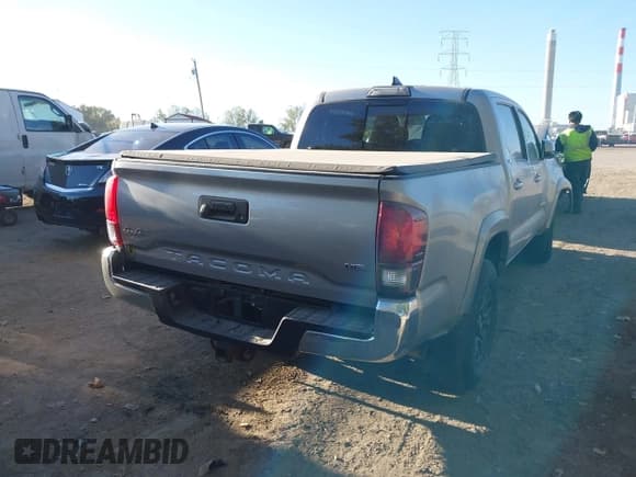 ✅ 2018 Toyota Tacoma TRD Sport • VIN: 3TMCZ5ANXJM135690 • Lot: 43347920. Listed on IAAI with 137,889 mi. Free auction sales archive from the USA and detailed vehicle history report at DreamBid. Image 4.