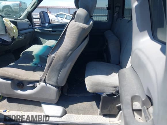 ✅ 2003 Ford F-250 XL • VIN: 1FTNX21P53EC09895 • Lot: 42762231. Listed on IAAI with 251,281 mi. Free auction sales archive from the USA and detailed vehicle history report at DreamBid. Image 8.