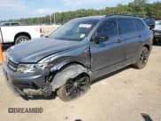 ✅ 2020 Volkswagen Tiguan SE • VIN: 3VV2B7AX3LM162795 • Lot: 84210775. Wystawiony na Copart z przebiegiem 119 551 mil. Bezpłatny archiwum sprzedaży aukcyjnych z USA i szczegółowy raport historii pojazdu na DreamBid. Zdjęcie 1.