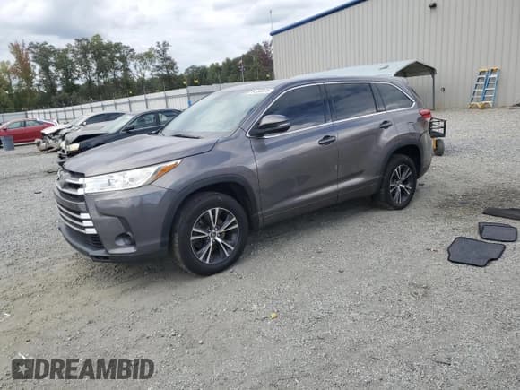 ✅ 2018 Toyota Highlander LE • VIN: 5TDZZRFH2JS242897 • Lot: 84998975. Listed on Copart with 196,510 mi. Free auction sales archive from the USA and detailed vehicle history report at DreamBid. Image 1.