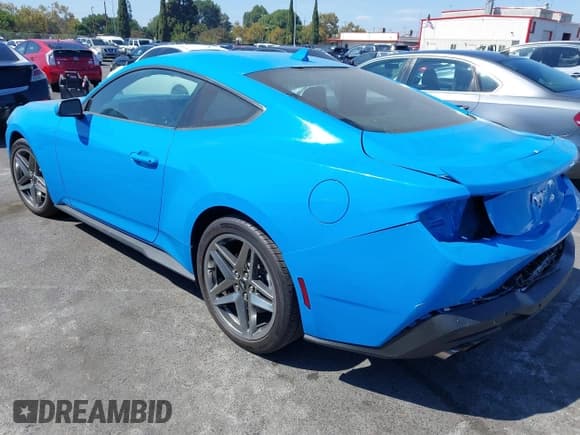 ✅ 2024 Ford Mustang EcoBoost Premium • VIN: 1FA6P8TH3R5130043 • Лот: 43101083. Опубликован ранее на IAAI с пробегом 15 517 миль. Бесплатный доступ к архиву аукционных продаж из США и подробный отчёт об истории автомобиля на DreamBid. Изображение 3.