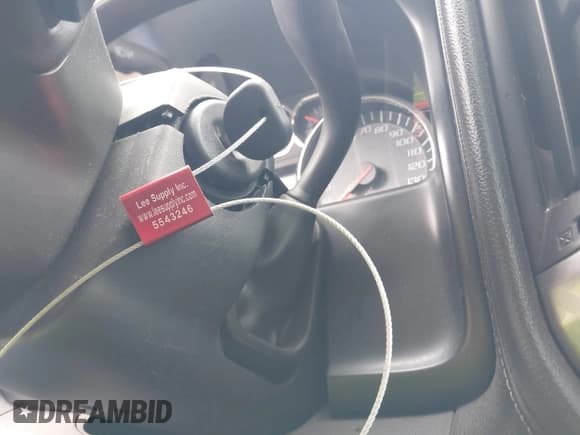 ✅ 2015 Chevrolet Silverado 2500HD LTZ • VIN: 1GC1KWE8XFF104422 • Лот: 41194784. Опубликован ранее на IAAI с пробегом 151 772 миль. Бесплатный доступ к архиву аукционных продаж из США и подробный отчёт об истории автомобиля на DreamBid. Изображение 11.