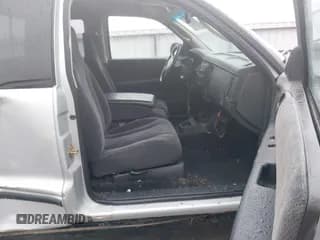 ✅ 2001 Dodge Dakota Sport • VIN: 1B7GG22N31S316805 • Lot: 42114986. Wystawiony na IAAI z przebiegiem 91 402 mil. Bezpłatny archiwum sprzedaży aukcyjnych z USA i szczegółowy raport historii pojazdu na DreamBid. Zdjęcie 5.