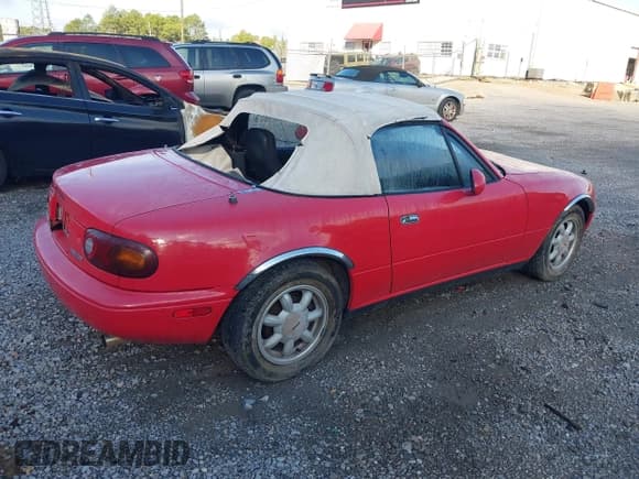 ✅ 1992 Mazda MX-5 Miata • VIN: JM1NA3518N1301302 • Lot: 43551340. Listed on IAAI with 176,162 mi. Free auction sales archive from the USA and detailed vehicle history report at DreamBid. Image 4.