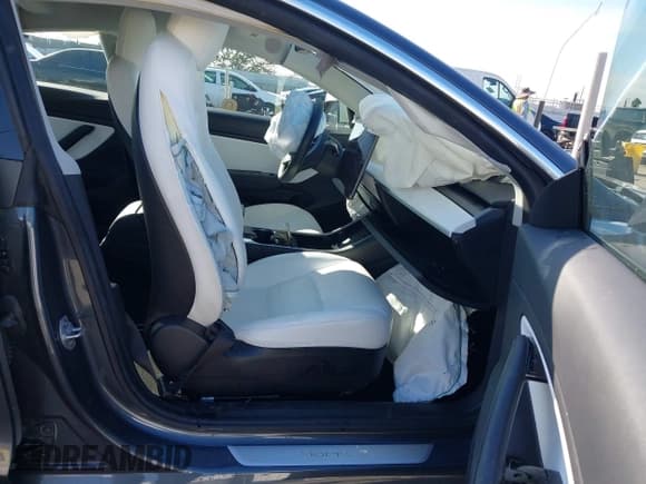 ✅ 2020 Tesla Model 3 Standard Range Plus • VIN: 5YJ3E1EA9LF662591 • Lot: 43642335. Listed on IAAI with 25,888 mi. Free auction sales archive from the USA and detailed vehicle history report at DreamBid. Image 5.