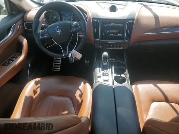 ✅ 2017 Maserati Levante S • VIN: ZN661YUS0HX220189 • Lot: 64803885. Wystawiony na Copart z przebiegiem 118 893 mil. Bezpłatny archiwum sprzedaży aukcyjnych z USA i szczegółowy raport historii pojazdu na DreamBid. Zdjęcie 8.